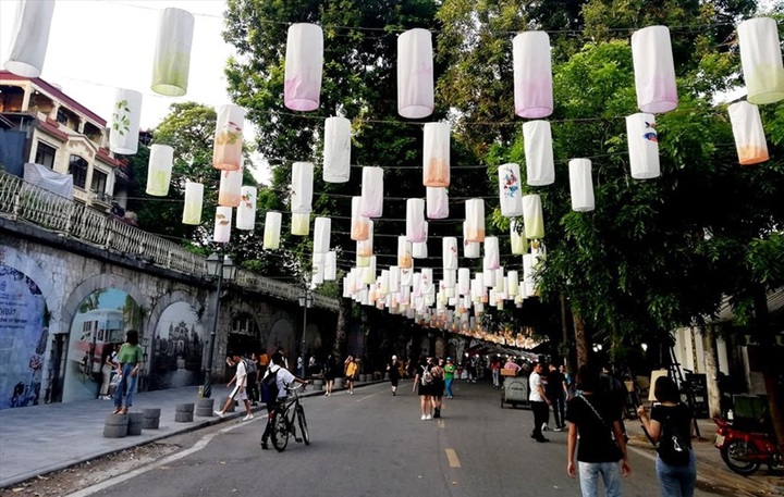 Hanoi bans traffic from Phung Hung Street for nine days - 1