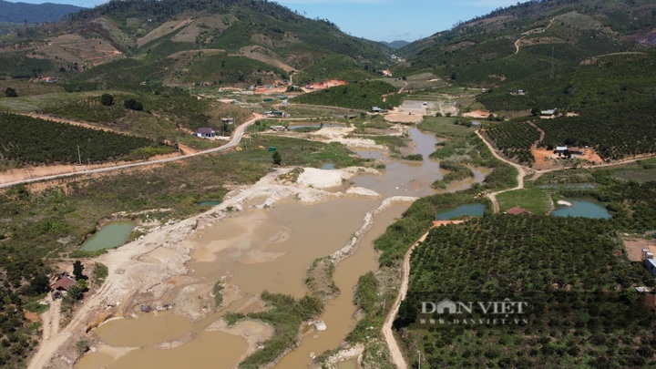Lam Dong farmers want abandoned hydro-power project land returned - 1