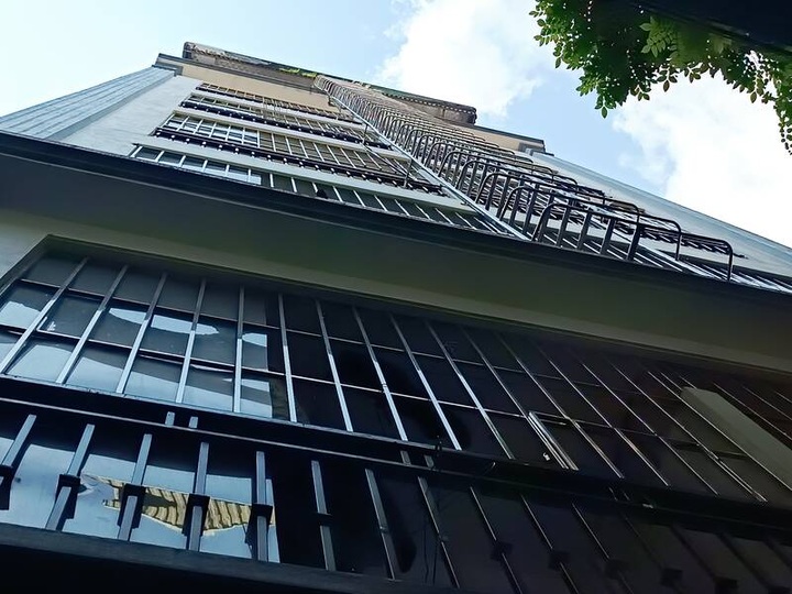 Hanoi calls for buildings to install fire escape ladders - 2 Hanoi calls for buildings to install fire escape ladders - 2