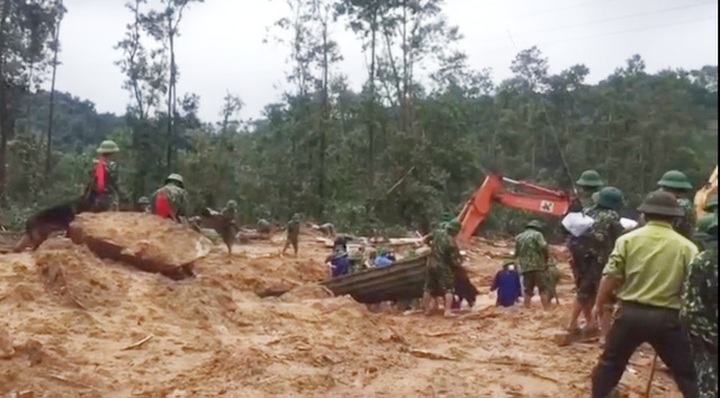 13 bodies found in Thua Thien-Hue landslide - 1 13 bodies found in Thua Thien-Hue landslide - 1