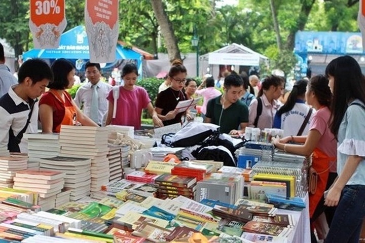 Bookworms gear up for festival - 1