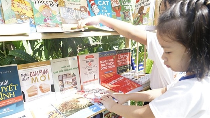 School students help promote Japan-Vietnam friendship - 1