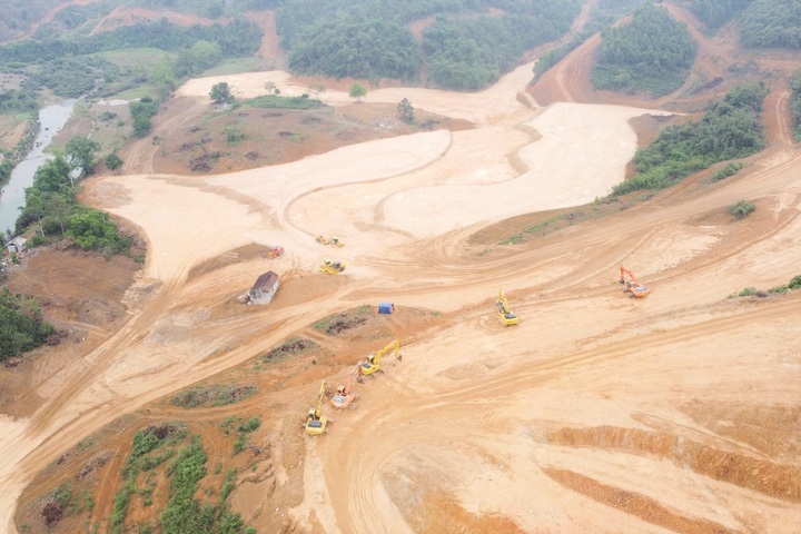 Hoa Binh tourism investor fined for unlicensed project - 1