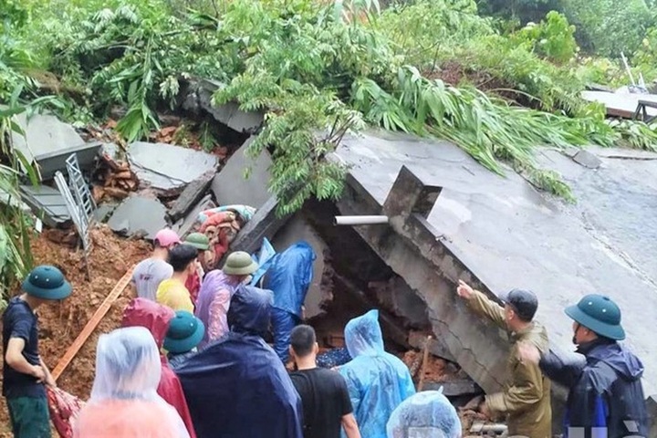 Four killed in Hoa Binh landslide - 1 Four killed in Hoa Binh landslide - 1