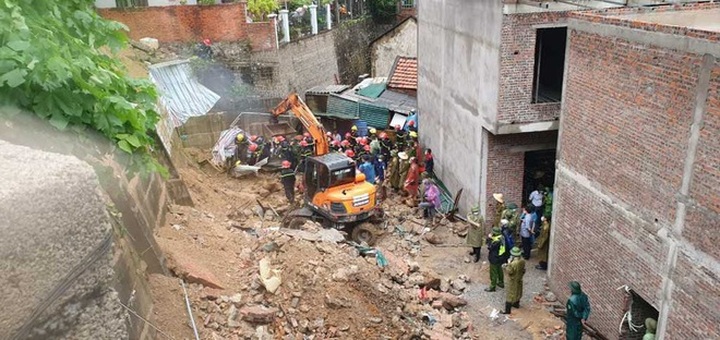 Three die in Quang Ninh dyke collapse - 1 Three die in Quang Ninh dyke collapse - 1