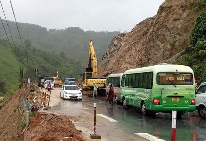 Heavy rains isolate mountainous areas of Quang Tri - 1