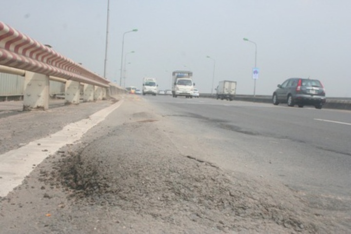 Thang Long Bridge set for months-long overhaul - 1