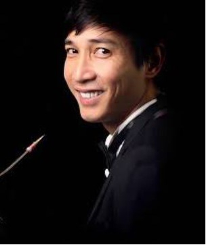 Talented soloist performs world-renowned works in Hanoi - 1