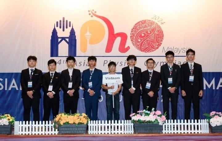 All eight Vietnamese students win medals at Asian Physics Olympiad - 1 All eight Vietnamese students win medals at Asian Physics Olympiad - 1