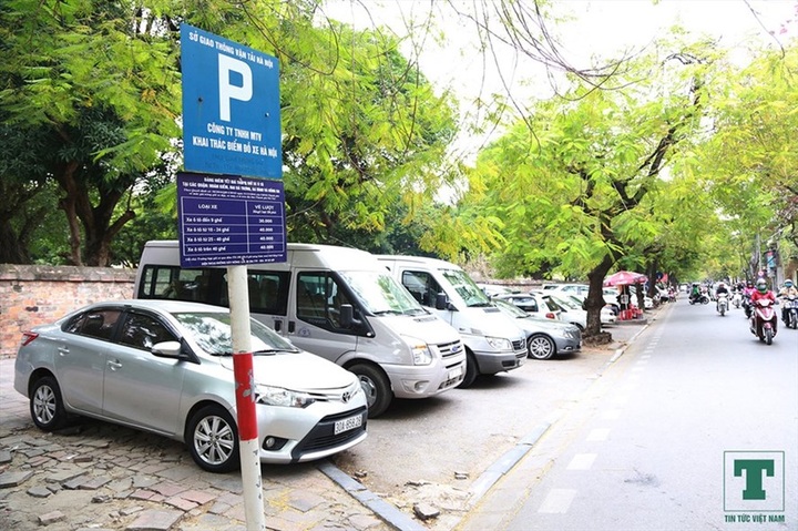 Hanoi struggles to get parking projects built - 1