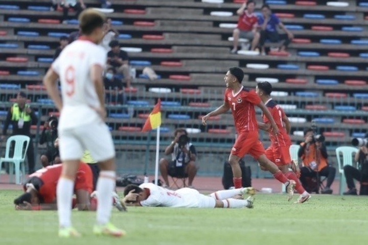 U22 Vietnam lose 2-3 to U22 Indonesia in men’s football semifinal of SEA Games 32 - 1 U22 Vietnam lose 2-3 to U22 Indonesia in men’s football semifinal of SEA Games 32 - 1