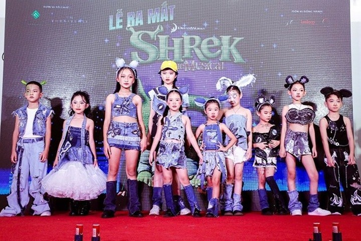 “Shrek the Musical” to debut in Hanoi for first time - 1