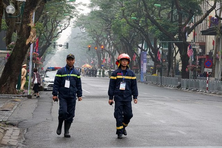 North Korean leader welcomed in Hanoi - 10 North Korean leader welcomed in Hanoi - 10