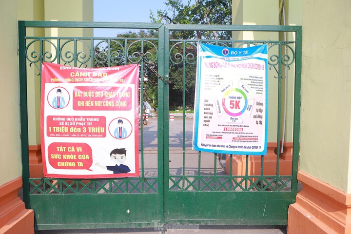 Hanoi tightens control over parks amid Covid-19 spread - 6