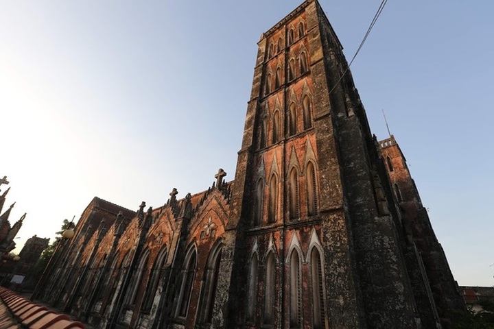 Northern Basilica attracts visitors - 9