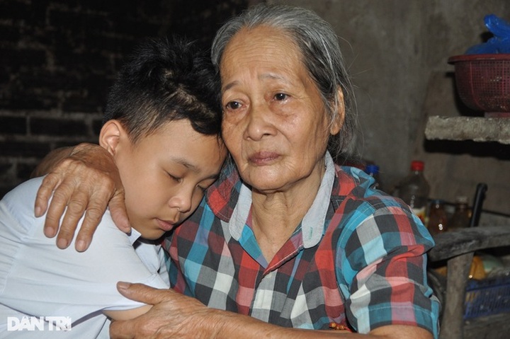 Orphan in Yen Bai in desperate need of support - 1