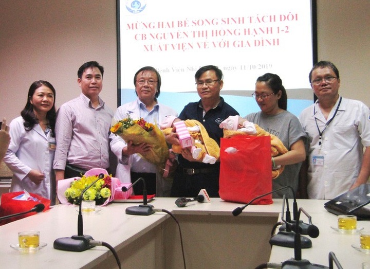 Conjoined twins discharged from hospital after surgery - 1