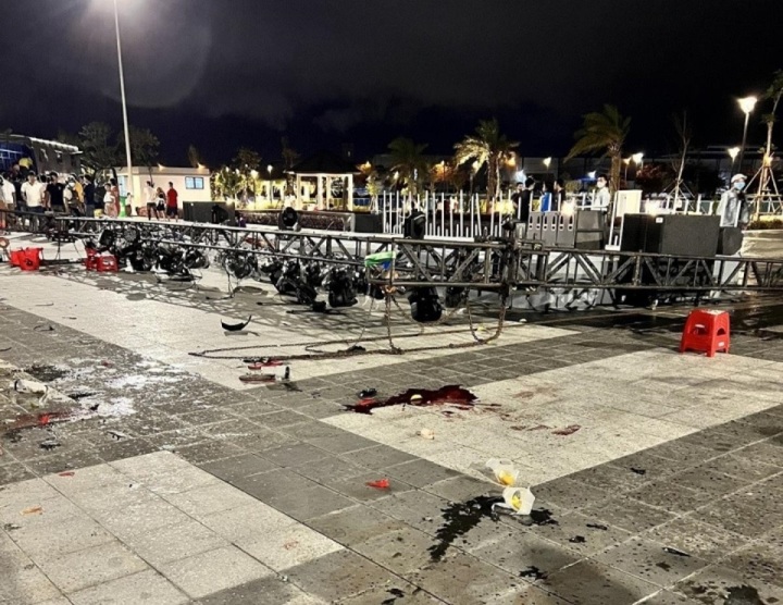 Several injured as stage collapses at Vietnam water music festival - 1