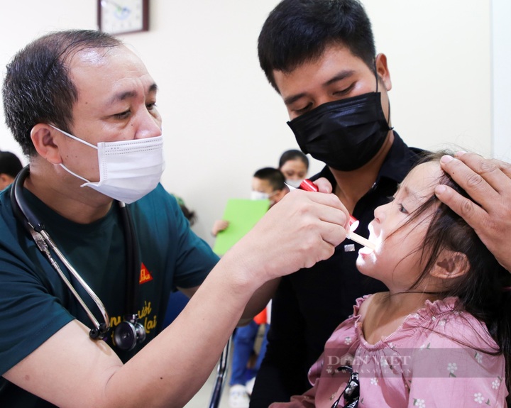 Free check-ups and operations for hundreds of children with cleft lips and palates - 1
