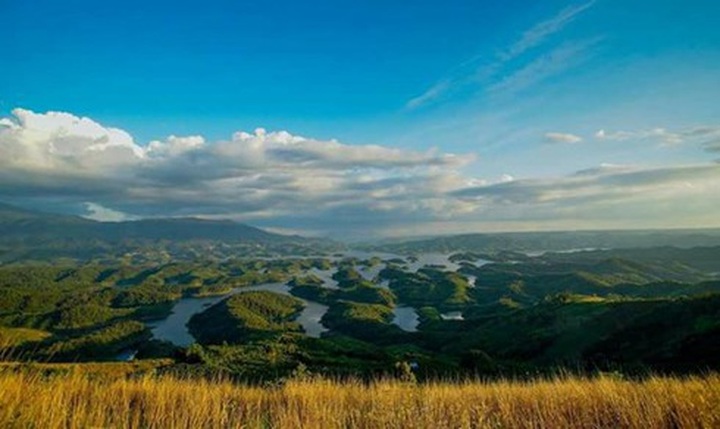 UNESCO recognizes Vietnam’s third Global Geopark - 1 UNESCO recognizes Vietnam’s third Global Geopark - 1