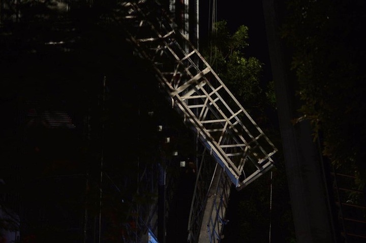 Hanoi scaffold collapse leaves four dead - 2 Hanoi scaffold collapse leaves four dead - 2