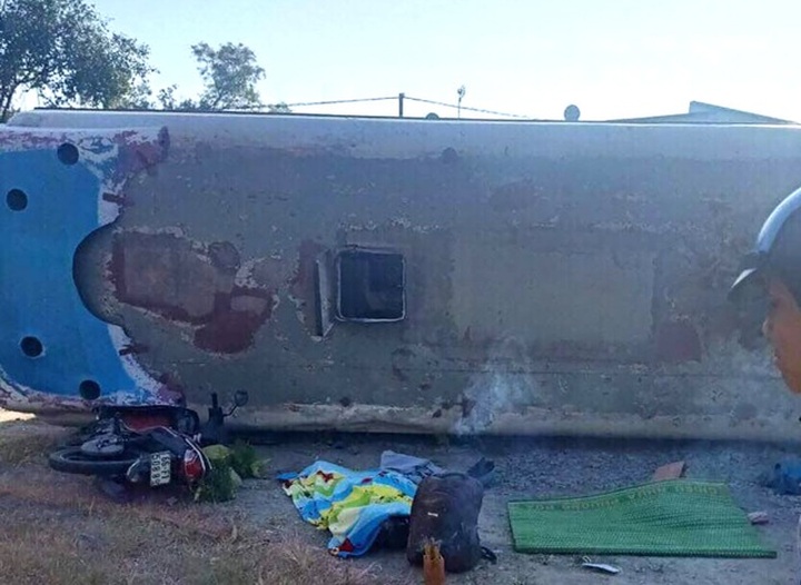 Two killed, dozens injured in Long An traffic accident - 2 Two killed, dozens injured in Long An traffic accident - 2