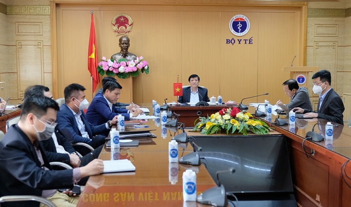 Vietnam, Singapore discuss travel facilitation in new normal - 1