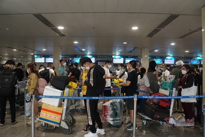 Passengers advised to check-in early at Tan Son Nhat airport - 1 Passengers advised to check-in early at Tan Son Nhat airport - 1