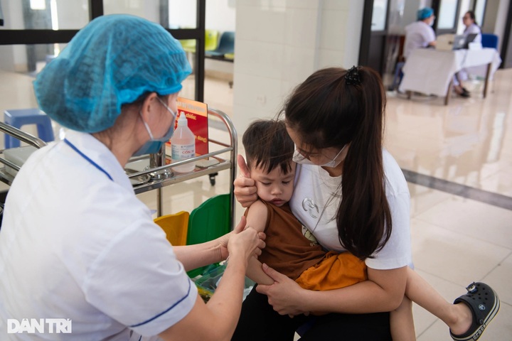 Hanoi ​s​launches measles vaccination campaign - 1