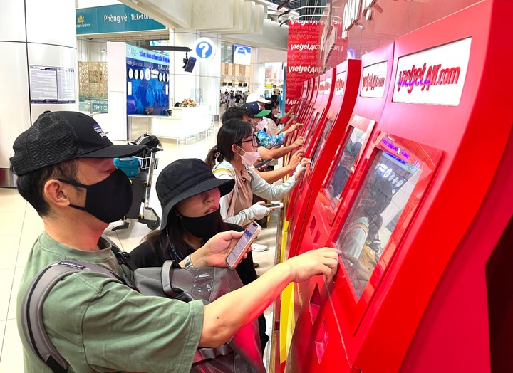 Noi Bai International Airport jammed on National Day holiday - 4 Noi Bai International Airport jammed on National Day holiday - 4