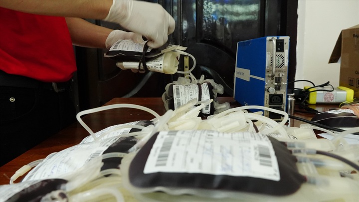 Help to ease Southwestern blood shortage - 1