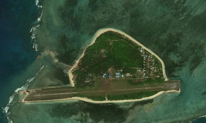 Vietnam reasserts sovereignty over Truong Sa archipelago - 1