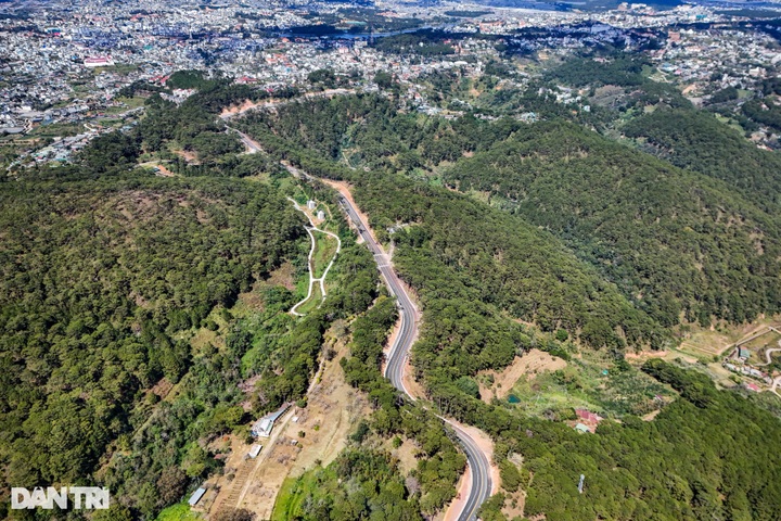 Lam Dong pass opens to traffic after 10-month upgrade - 1