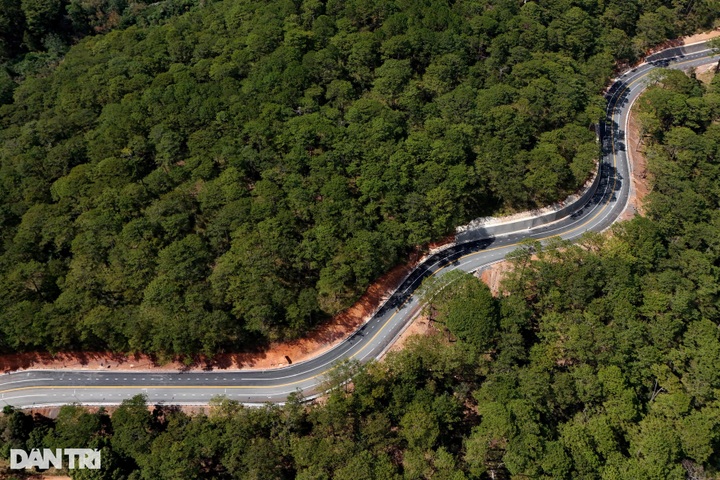 Lam Dong pass opens to traffic after 10-month upgrade - 5