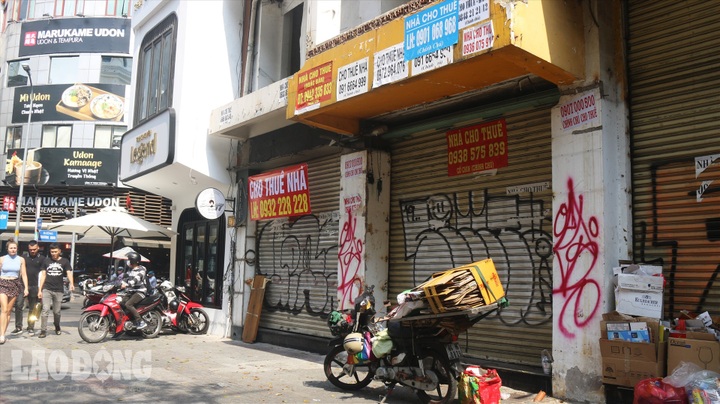 Shop closures in Hanoi, HCM City due to coronavirus fears - 4