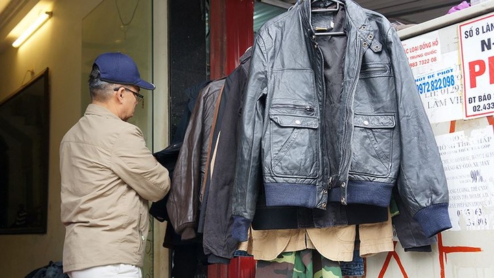 Tet antique market in Hanoi - 4