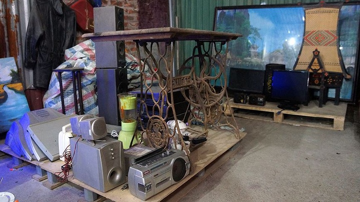 Tet antique market in Hanoi - 10