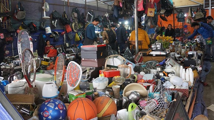 Tet antique market in Hanoi - 9