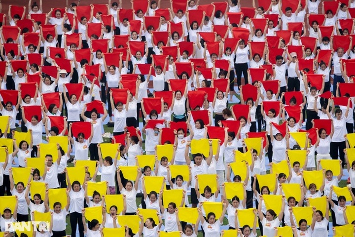 5,000 people join Vietnam's largest yoga festival - 8 5,000 people join Vietnam's largest yoga festival - 8