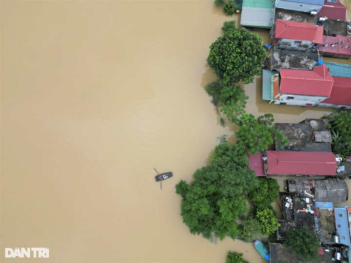 Thousands of households in Ninh Binh isolated by inundation - 3 Thousands of households in Ninh Binh isolated by inundation - 3
