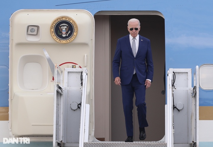 US President Joe Biden arrives in Hanoi for State visit - 1 US President Joe Biden arrives in Hanoi for State visit - 1