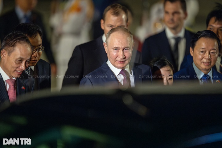 Russian President Vladimir Putin starts state visit to Vietnam - 3 Russian President Vladimir Putin starts state visit to Vietnam - 3