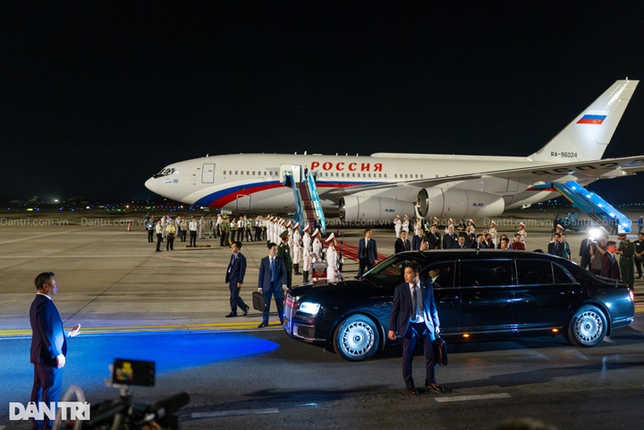 Russian President Vladimir Putin starts state visit to Vietnam - 2 Russian President Vladimir Putin starts state visit to Vietnam - 2