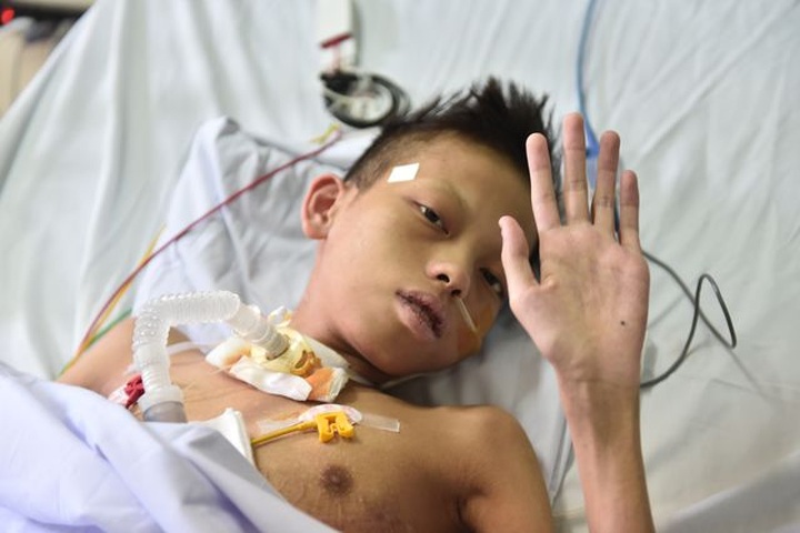 Dantri/DTiNews readers help save poor boy from lung disease - 2 Dantri/DTiNews readers help save poor boy from lung disease - 2