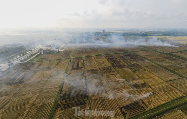 Straw burning plagues drivers on national highway - 2