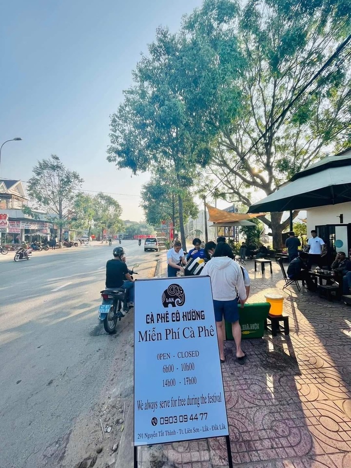 Thousands enjoy free coffee in Buon Ma Thuot - 6 Thousands enjoy free coffee in Buon Ma Thuot - 6