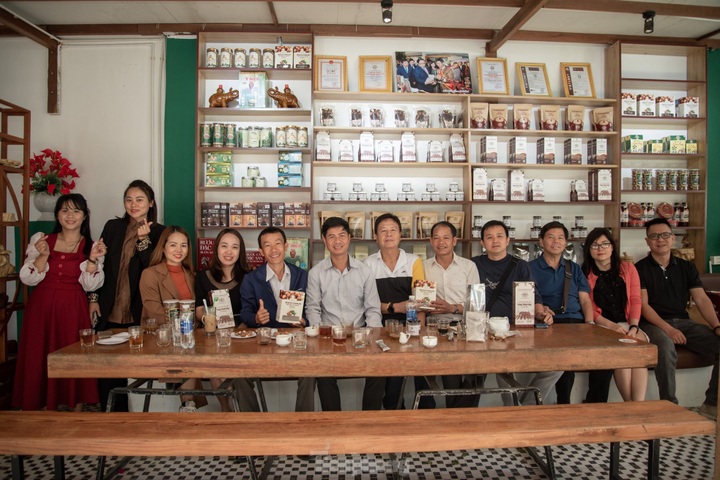 Thousands enjoy free coffee in Buon Ma Thuot - 3 Thousands enjoy free coffee in Buon Ma Thuot - 3