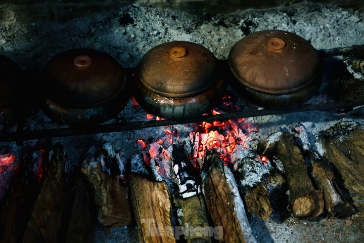 Ha Nam fishing braising village prepares for Tet - 9