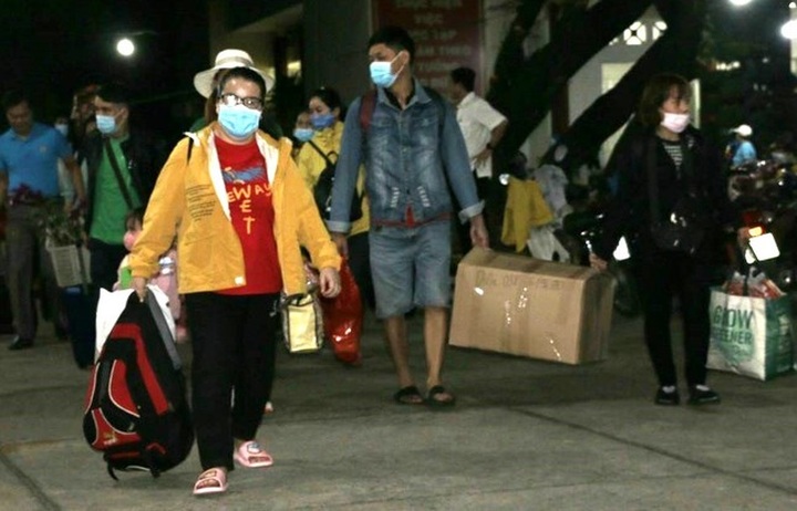 5,000 train tickets offered to workers for Tet reunion - 3