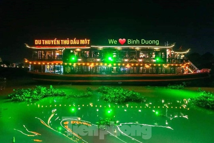 Binh Duong launches pedestrian street by Saigon River - 5